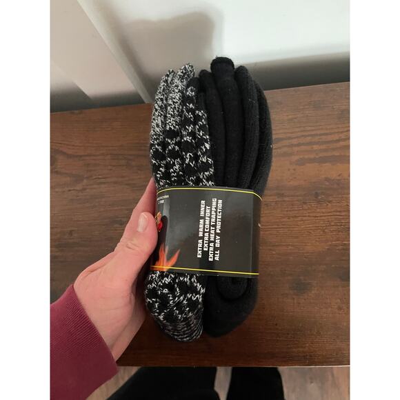 NWT Hot Feet socks - Picture 2 of 2